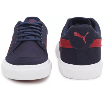 أحذية رياضية